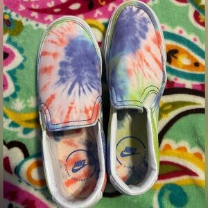 Nike Women's Slip-On Sneakers in Pastel Tie-Dye (Purple, Pink, Blue, Green)